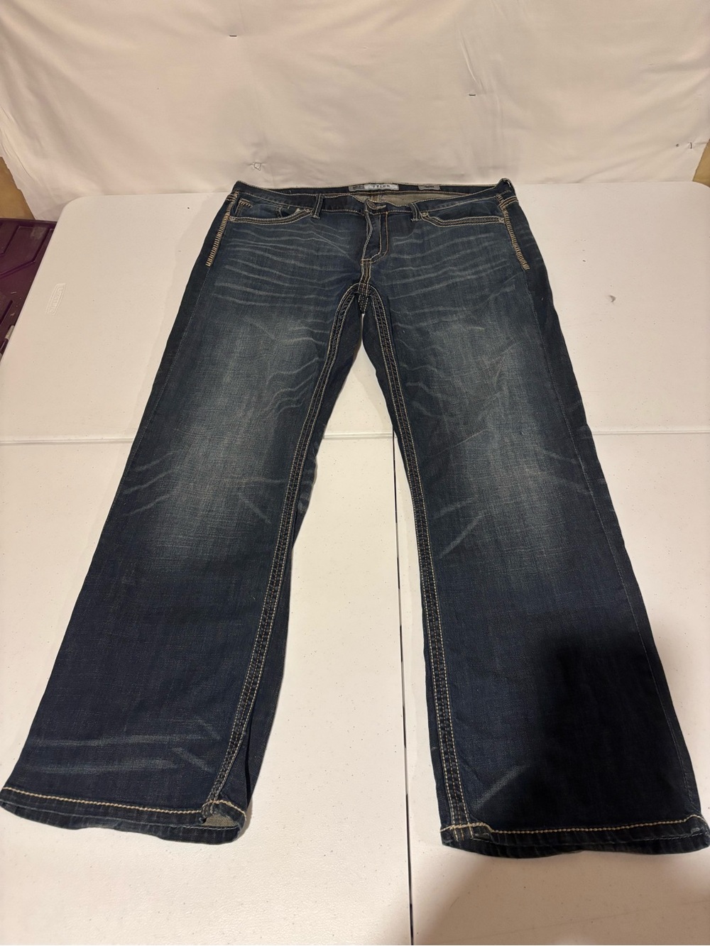 BKE Tyler Men’s Size 40x30 Relaxed Fit Bootcut Blue Denim Jeans Medium Wash